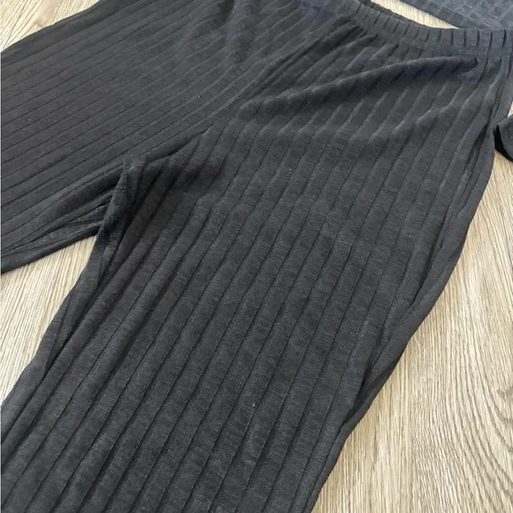 NWOT🏷️Black Ribbed Knit Two-Piece Set - Picture 4 of 5